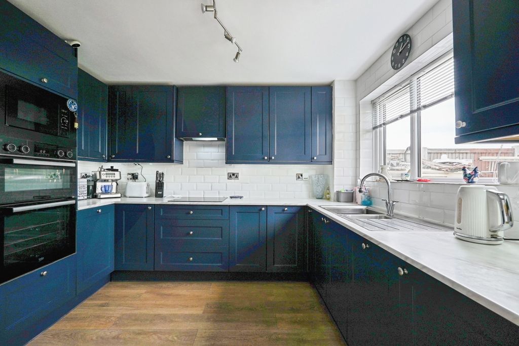 Property photo 2 of 17 Photo