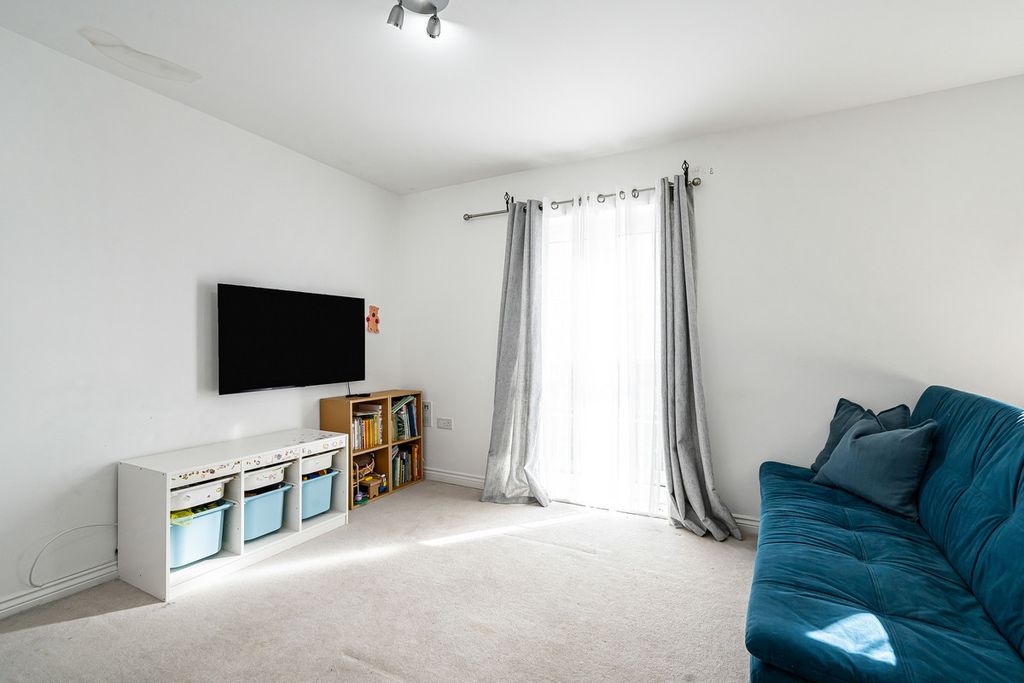 Property photo 3 of 16