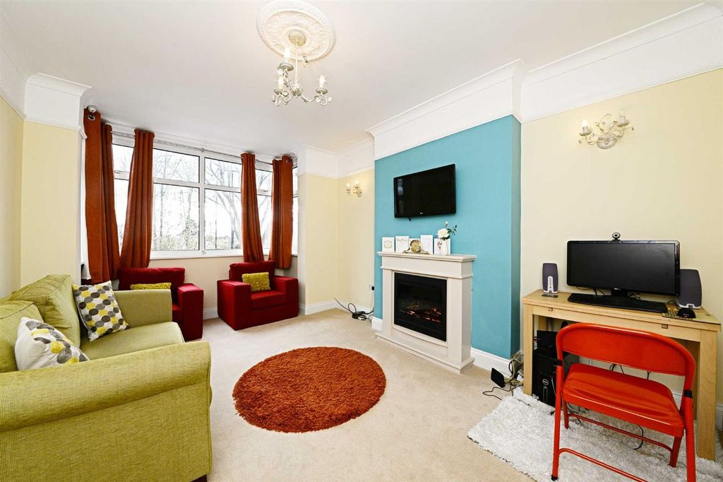 Property photo 2 of 6