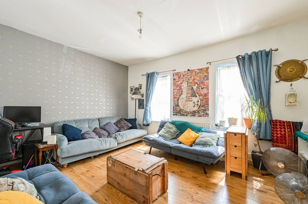 Property photo 2 of 12