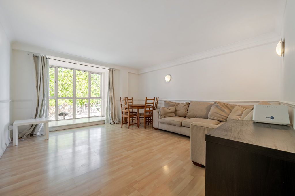 Property photo 2 of 12 Picture No. 04