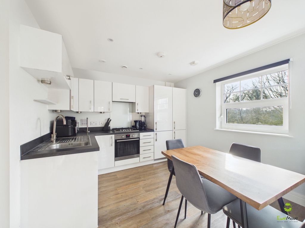 Property photo 3 of 7 Cam03779G0-Pr0356-Still001