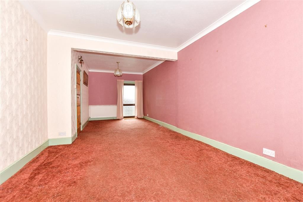 Property photo 1 of 14 Lounge