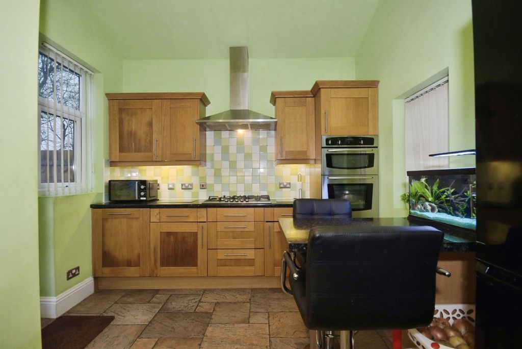 Property photo 3 of 18 Pbox-Img.Jpg