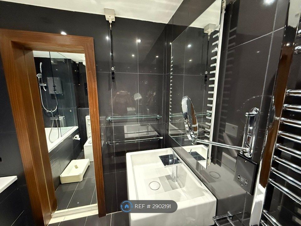 Property photo 1 of 2