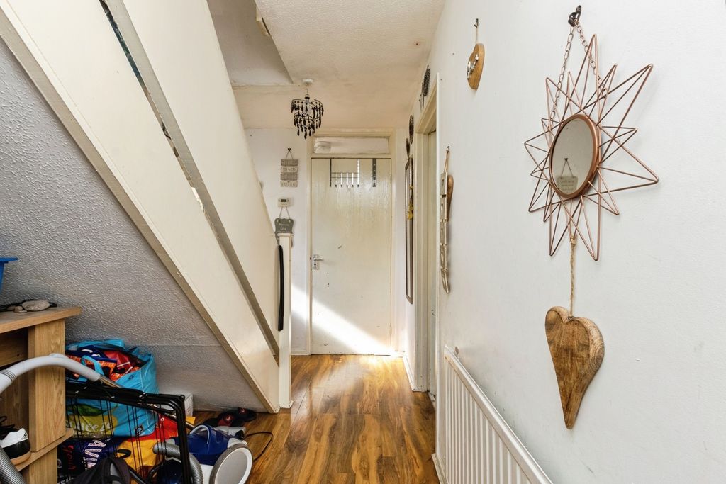Property photo 2 of 16 Photo