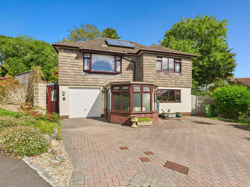 Property photo 1 of 18