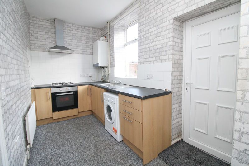 Property photo 3 of 9 Kitchen