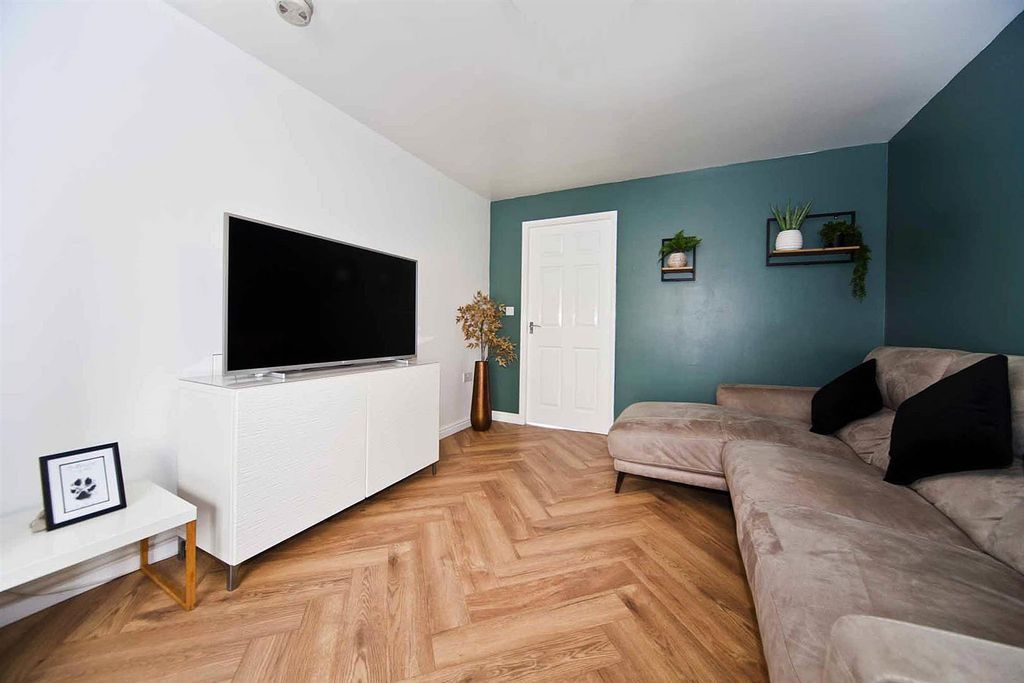 Property photo 3 of 22