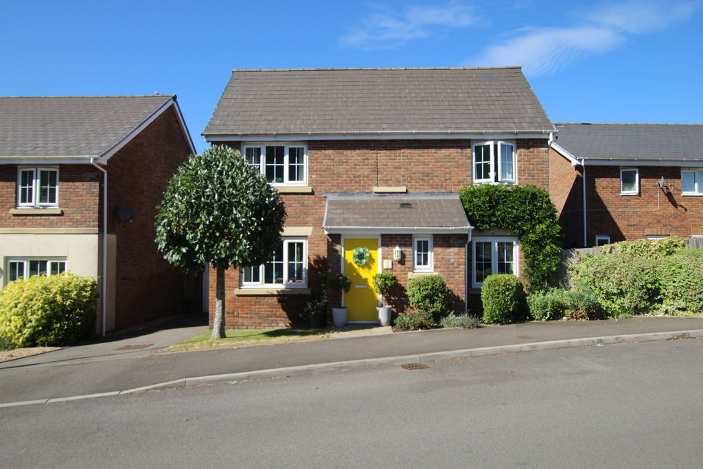 Property photo 1 of 20