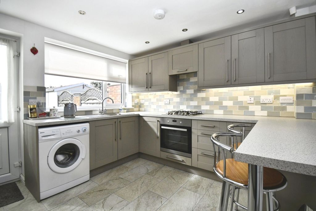 Property photo 3 of 17 Pbox-Img.Jpg