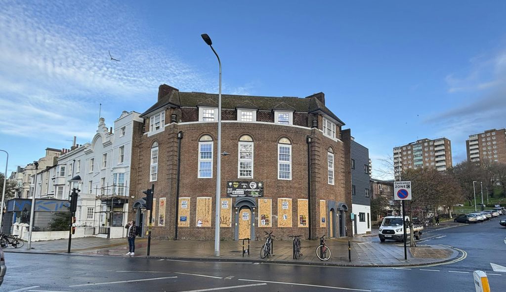 Property photo 1 of 10 Cropped.Jpeg