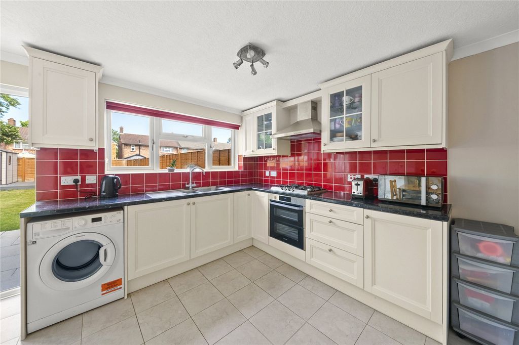 Property photo 2 of 18 Picture No. 01