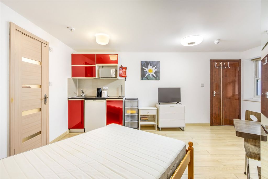 Property photo 1 of 12 Picture No. 24