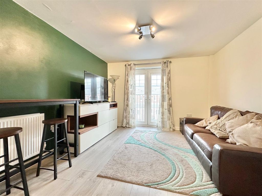 Property photo 2 of 8