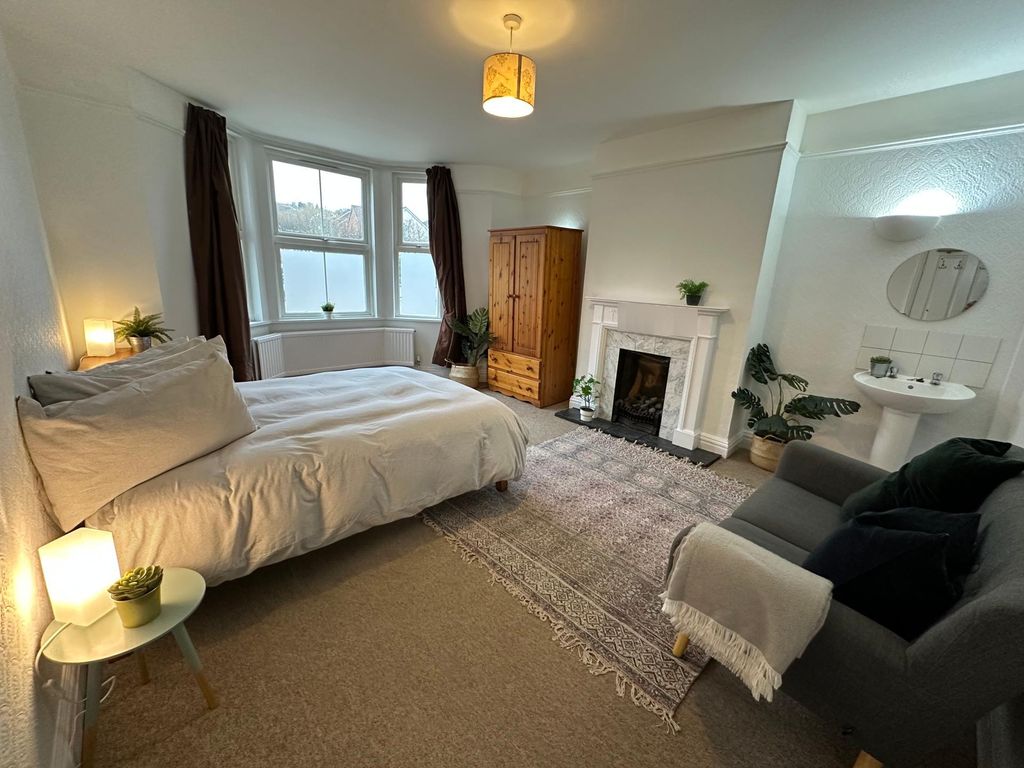 Property photo 1 of 9 Photo 0