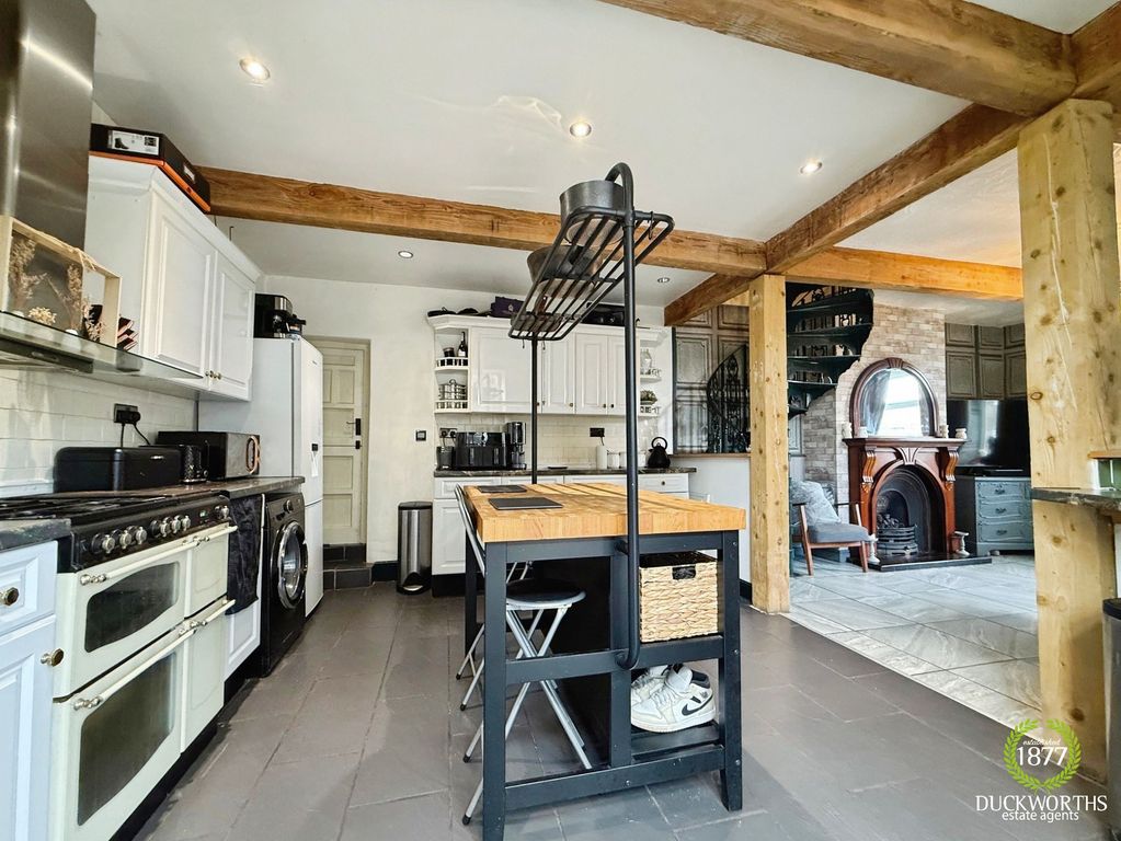 Property photo 3 of 21