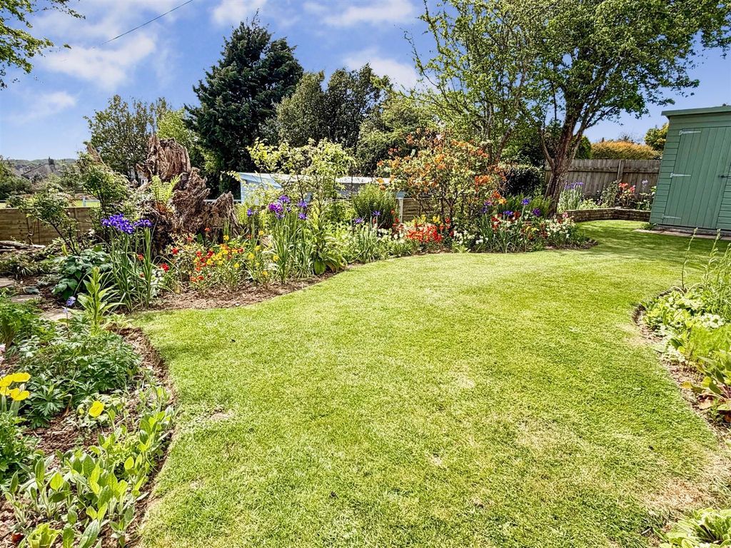 Property photo 2 of 16