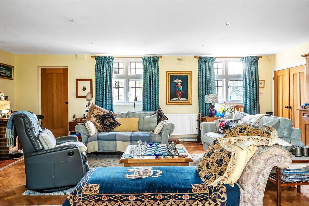 Property photo 3 of 22 Drawing Room