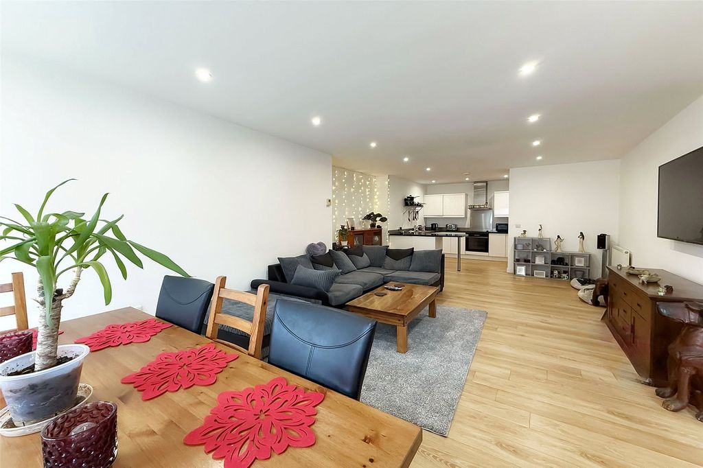 Property photo 2 of 15 Picture No. 07