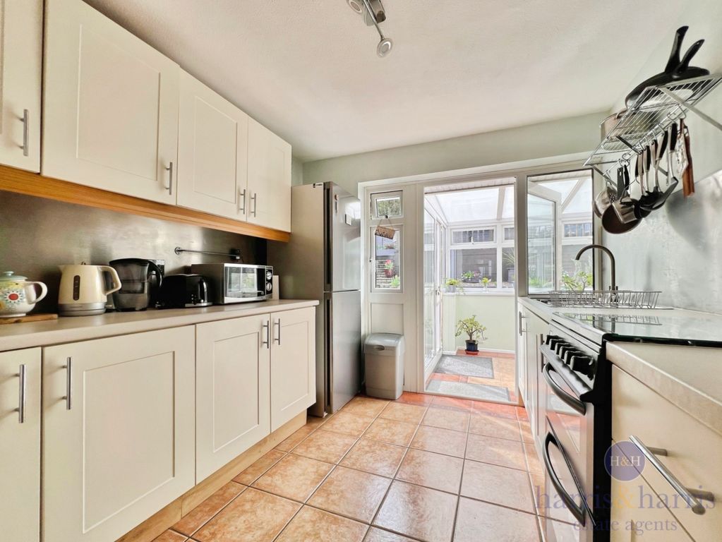 Property photo 3 of 17 Pbox-Img.Jpeg