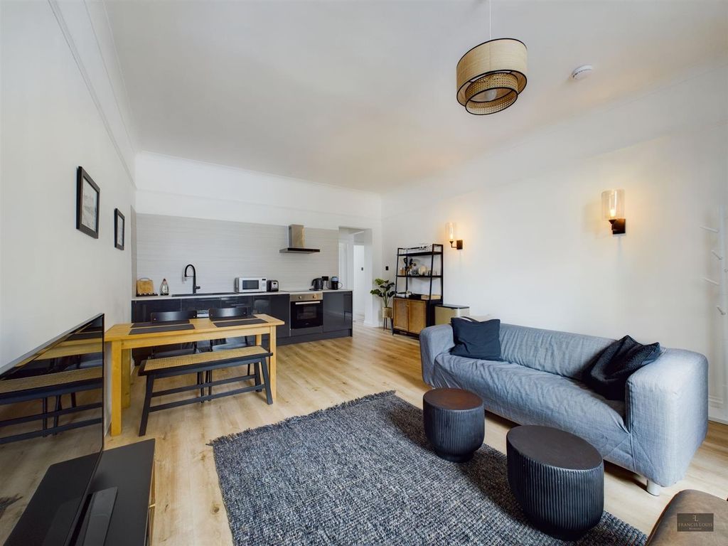 Property photo 1 of 11 Cam01856G0-Pr0018-Still006.Jpg