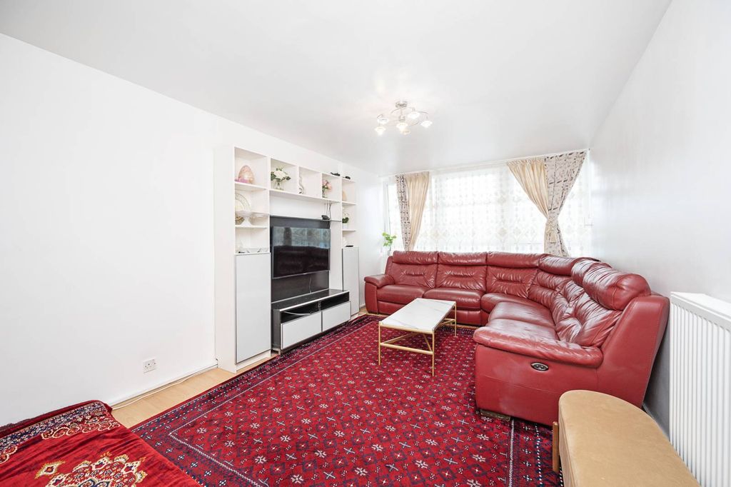Property photo 1 of 11