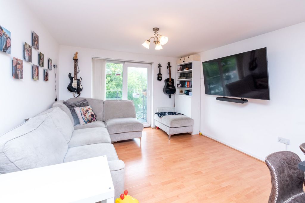 Property photo 2 of 14