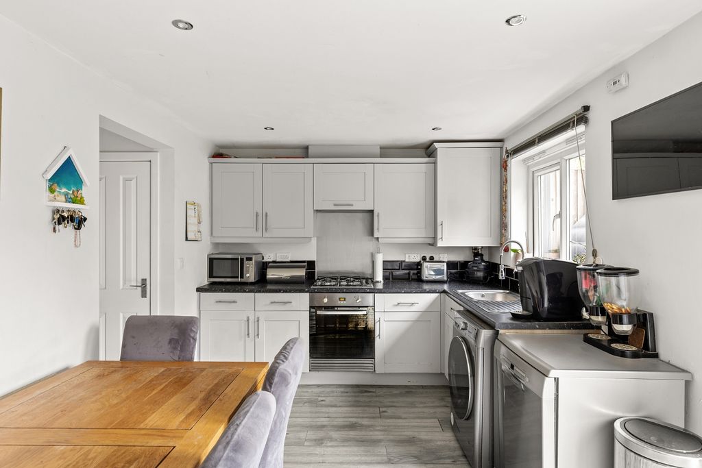 Property photo 2 of 20 Kitchen Diner