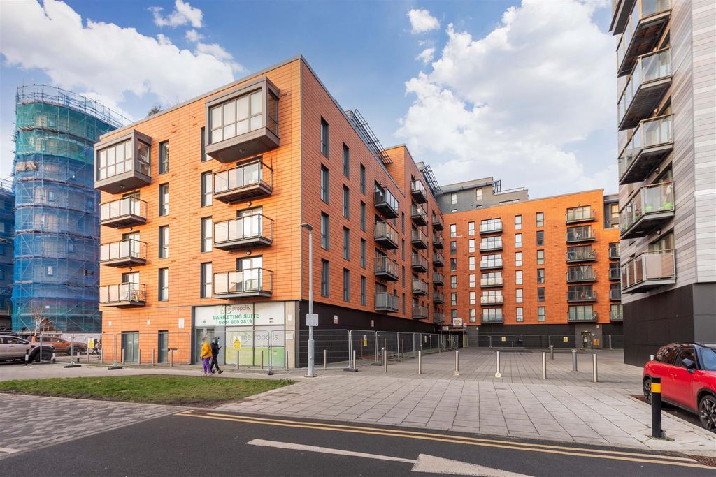 Property photo 1 of 11 11 Rivington-2.Jpg