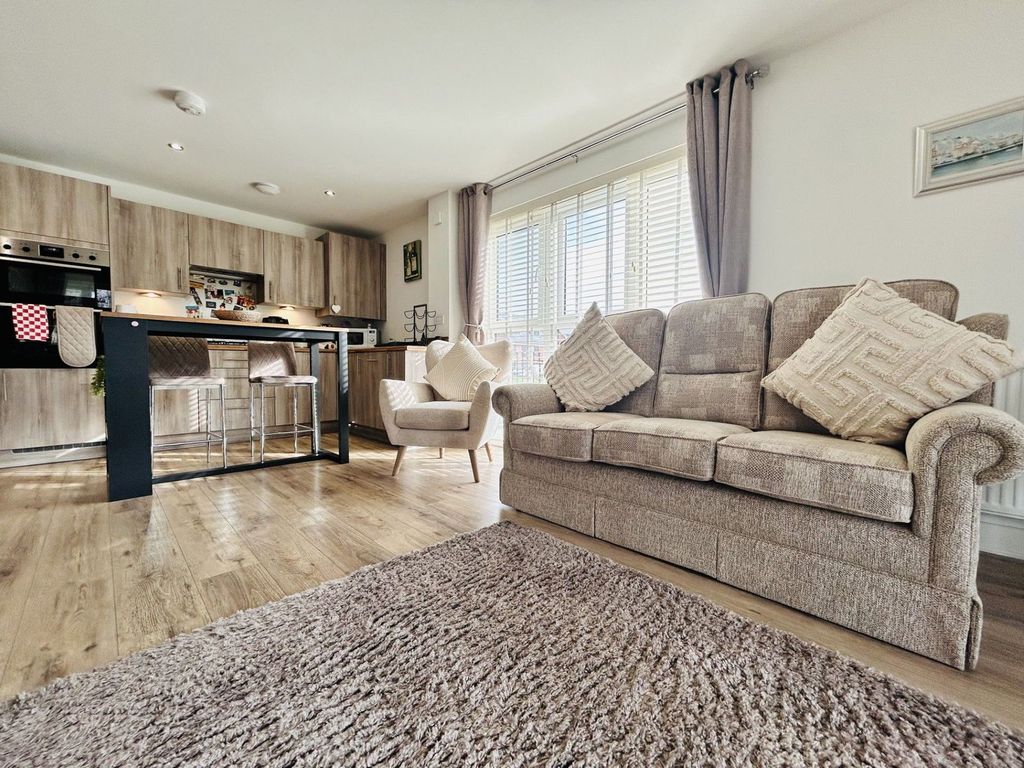 Property photo 3 of 24