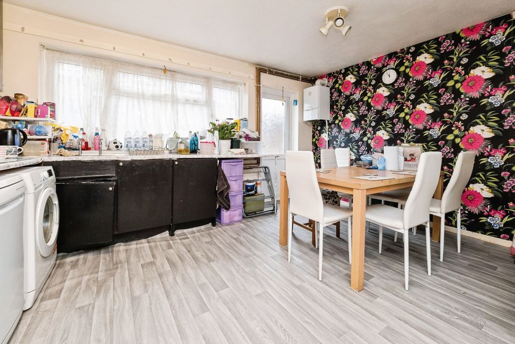 Property photo 2 of 35 Kitchen/Diner