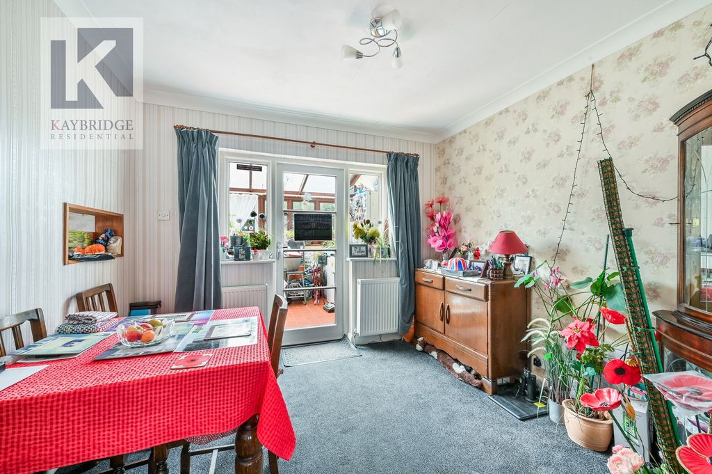 Property photo 3 of 13 Epsom