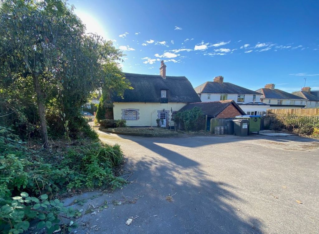 Property photo 2 of 10