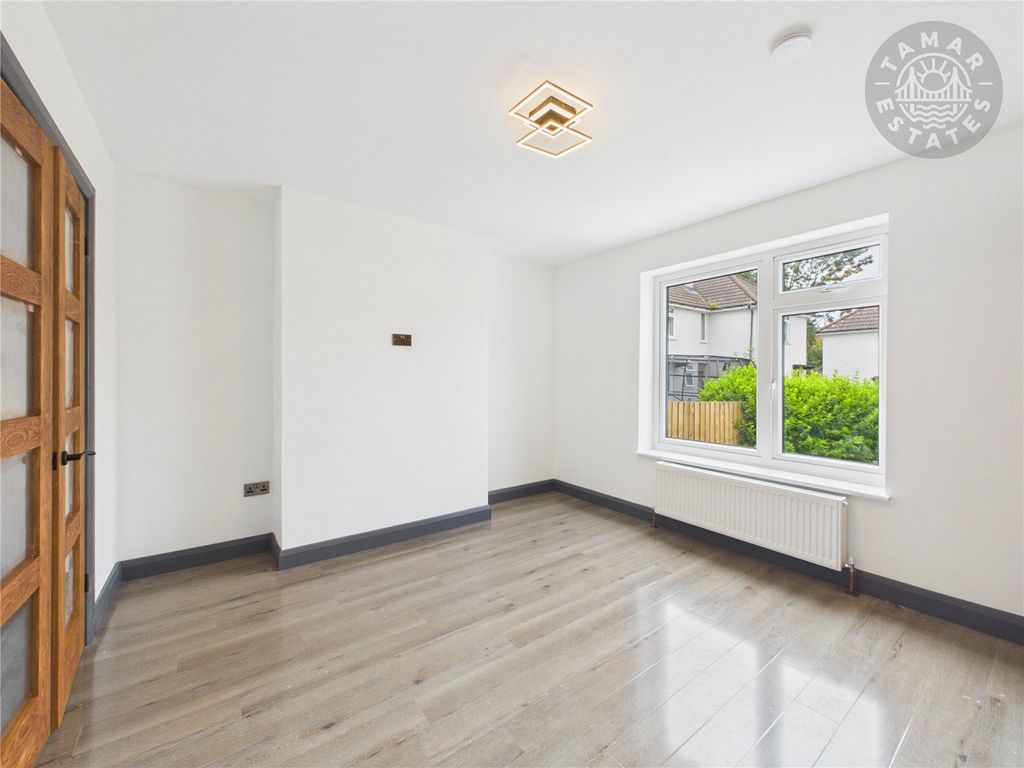 Property photo 2 of 14 Sitting Room