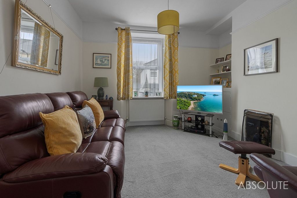 Property photo 3 of 19