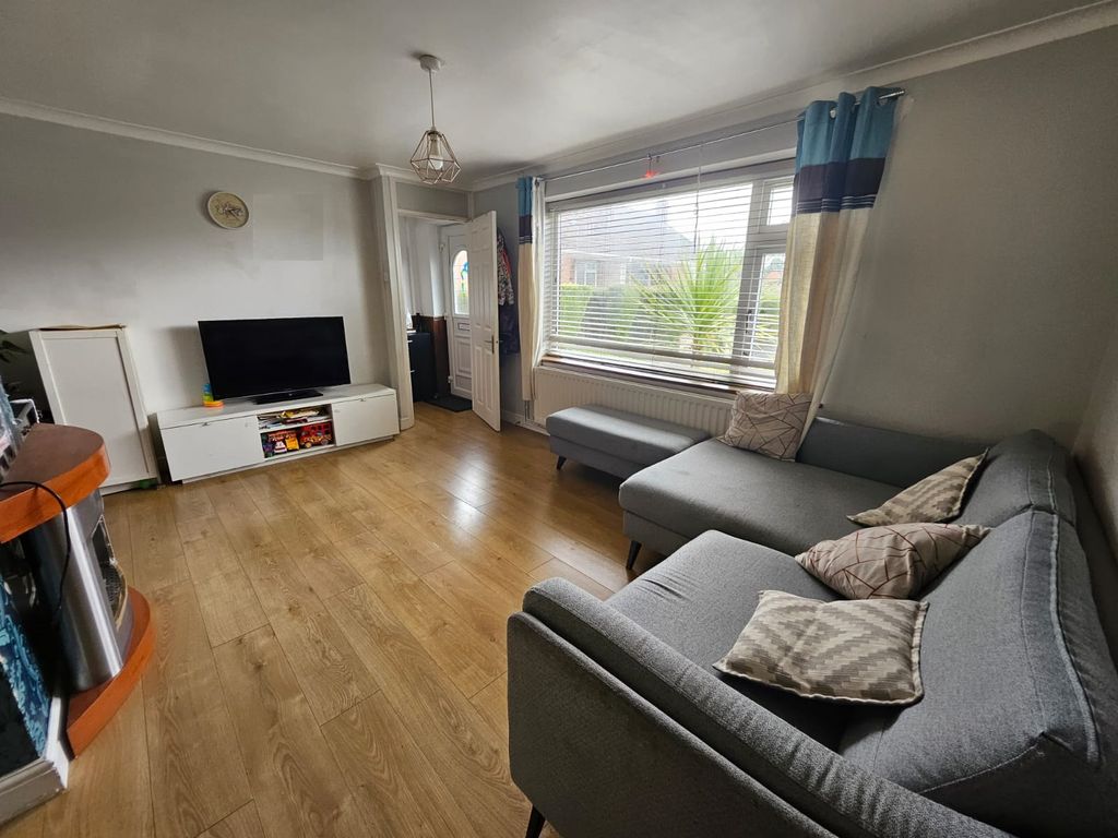 Property photo 3 of 12