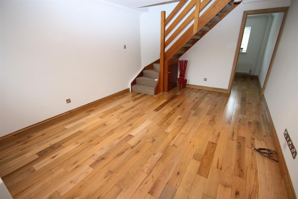 Property photo 2 of 8 B8Th5U5Psewrmzmhkfeefg.Jpg