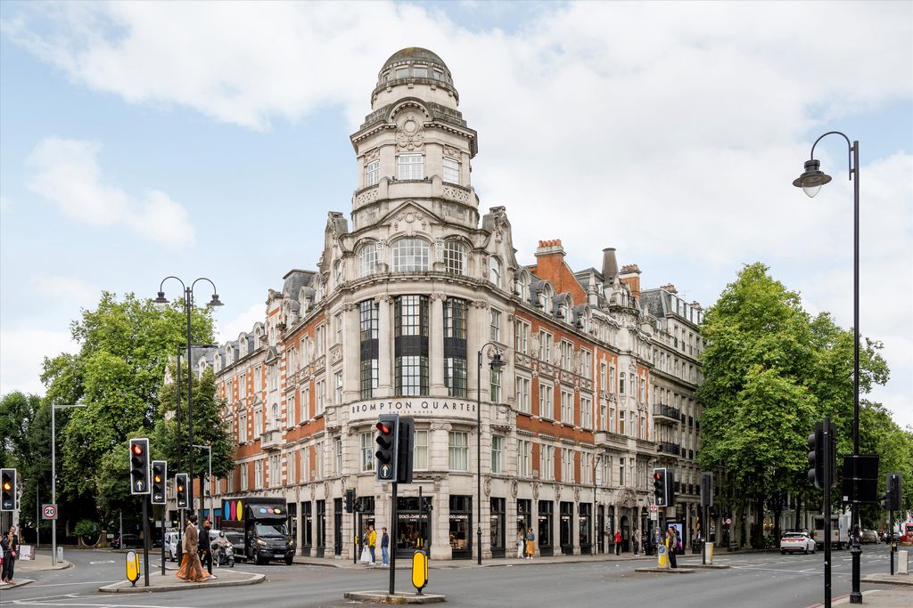 Property photo 1 of 16 Image