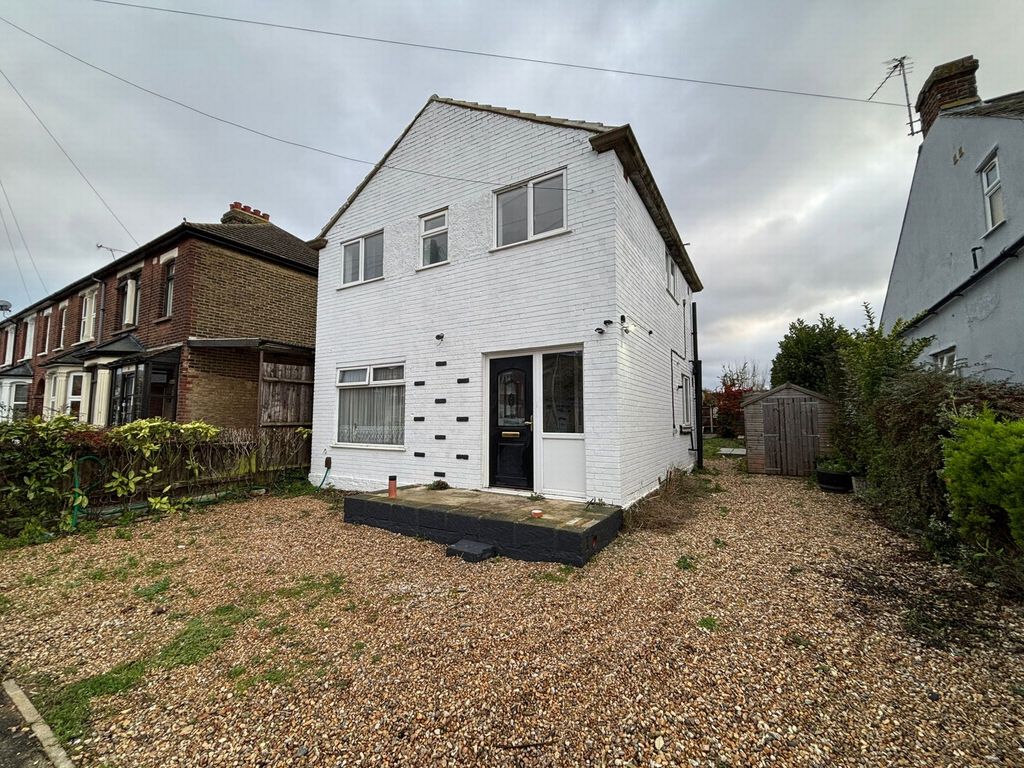 Property photo 1 of 9 Photo 6