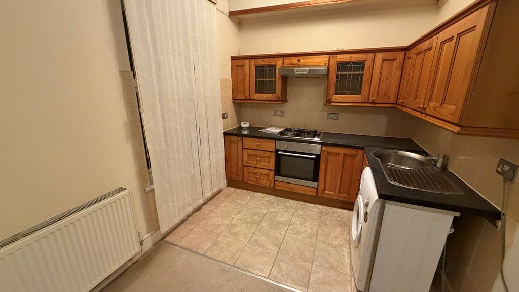 Property photo 2 of 4 Living Room