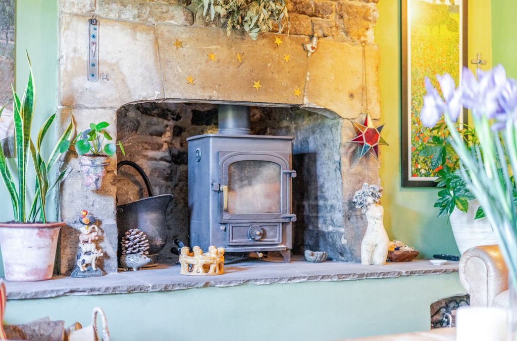 Property photo 2 of 23 1324964-21-6870Eb...