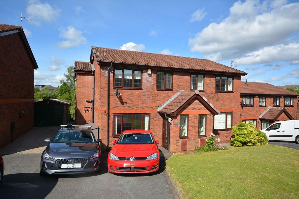 Property photo 1 of 17 Front