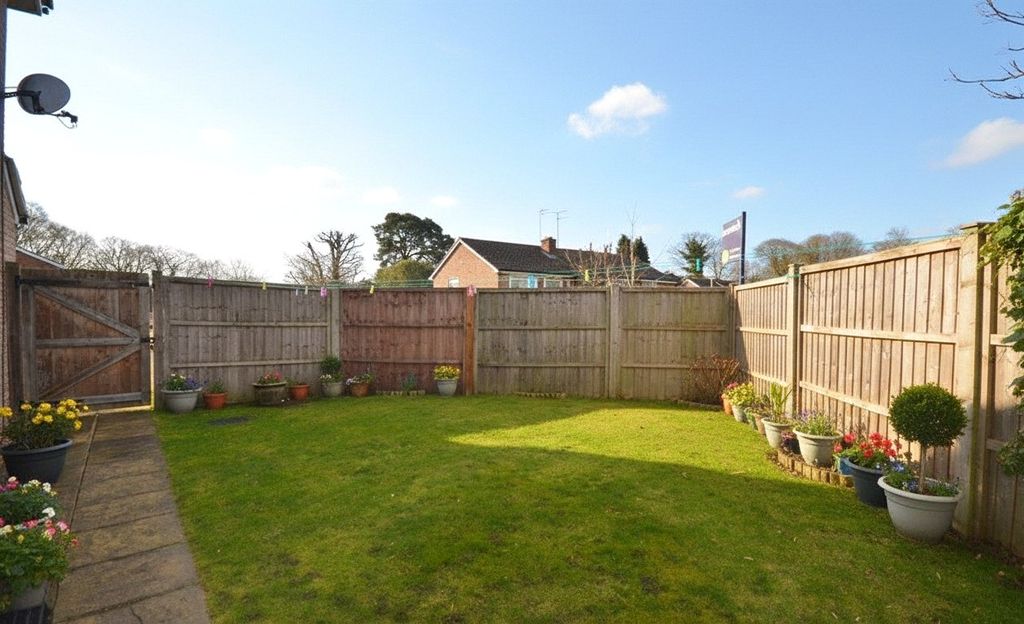 Property photo 2 of 8 Picture No. 13