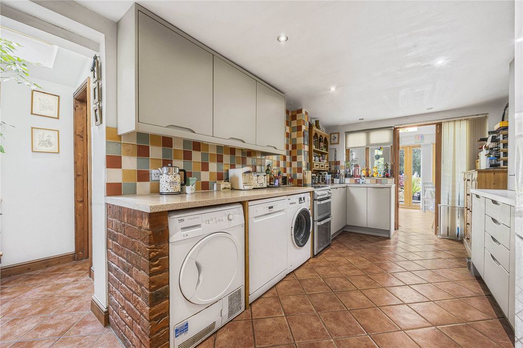 Property photo 3 of 16 Picture No. 05