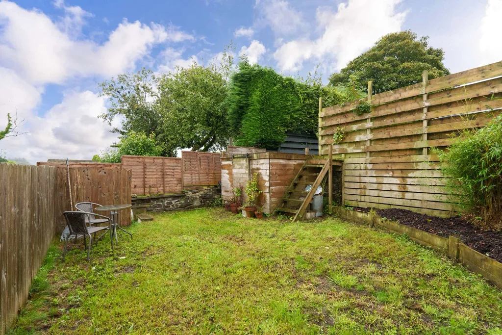 Property photo 2 of 26