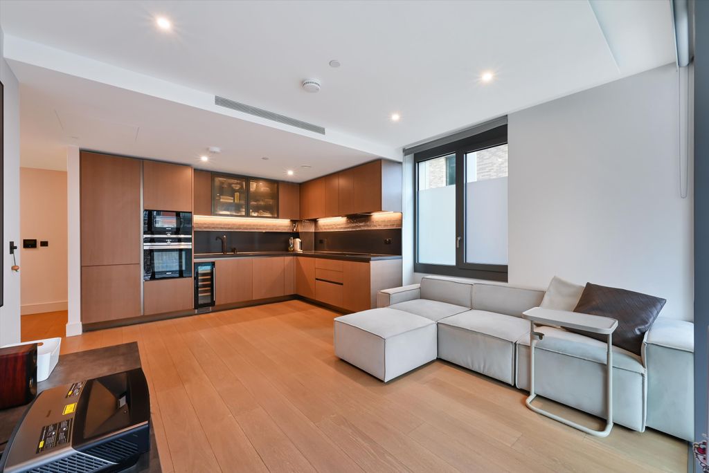 Property photo 2 of 16 Image