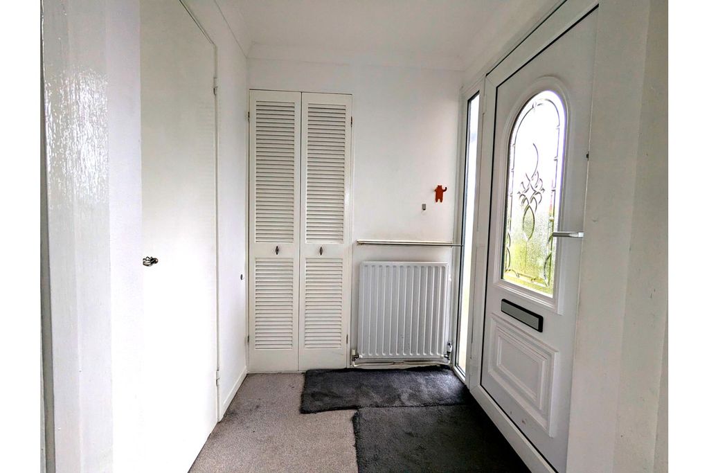 Property photo 2 of 16 Entrance