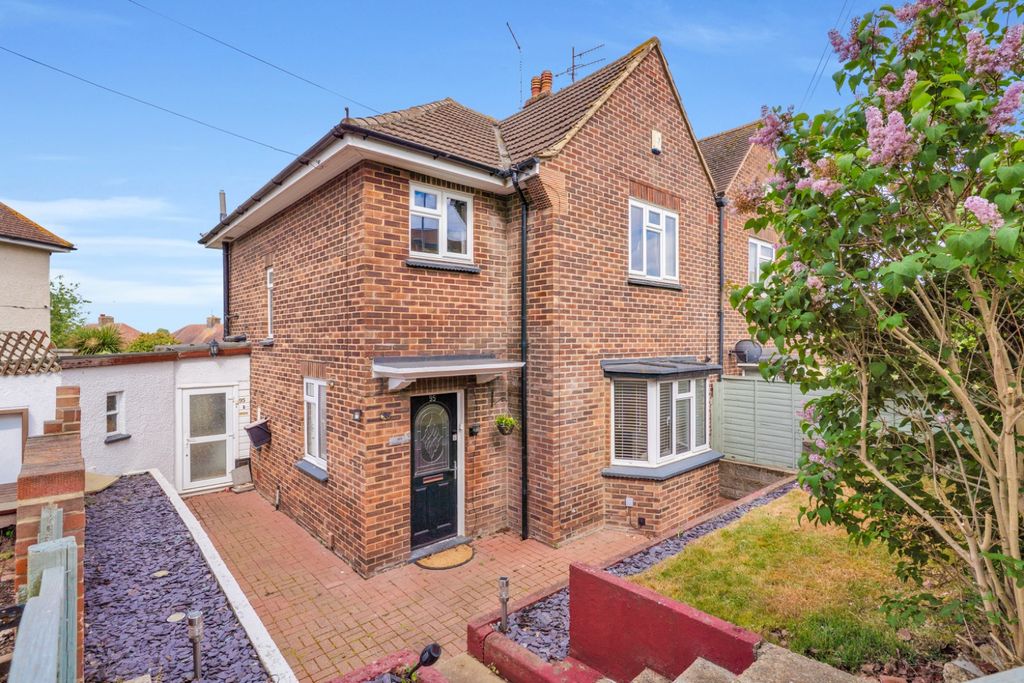 Property photo 1 of 17 5103110