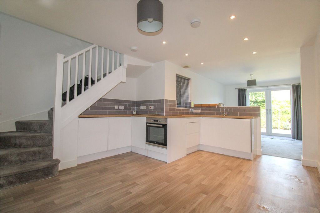 Property photo 3 of 12 Picture No. 11